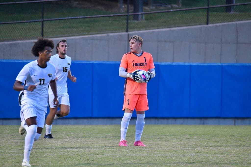 Hugo en match avec Lindsey Wilson University